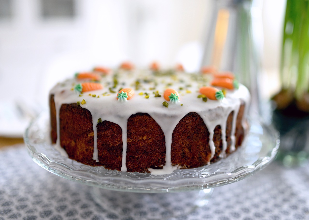 Bolo de cenoura fofinho assado e desenformado
